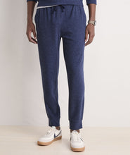 Load image into Gallery viewer, Vineyard Vines Calmwater Joggers in Deep Bay