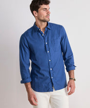 Load image into Gallery viewer, Vineyard Vines Cisco Solid Island Cotton Shirt in Moonshine