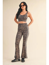 Load image into Gallery viewer, I Don&#39;t Know How This Ends Crop Tank