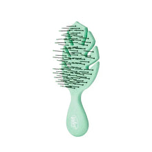 Load image into Gallery viewer, Wet Brush Go Green Mini Detangler Green