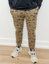 Load image into Gallery viewer, Burlebo Fleece Joggers in Gauge Camo