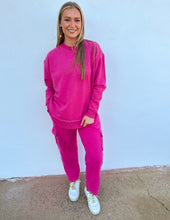 Load image into Gallery viewer, Royce Brand Traveler Melange Cargo Fleece Pants in Raspberry