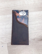Load image into Gallery viewer, Fencerow Camo Roper Mallard Wallet