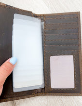 Load image into Gallery viewer, Fencerow Camo Roper Buck Wallet