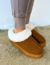 Load image into Gallery viewer, Your Favorite Platform Fuzzy Slippers