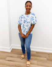 Load image into Gallery viewer, It Girl High Rise Slim Straight Jeans