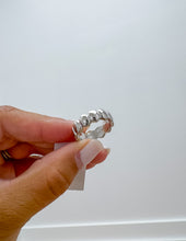 Load image into Gallery viewer, Kendra Scott Kaitlin Band Ring in Silver Metal