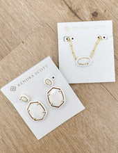 Load image into Gallery viewer, Kendra Scott Elisa Enml Frame Prclp Necklace in Gold/White MOP