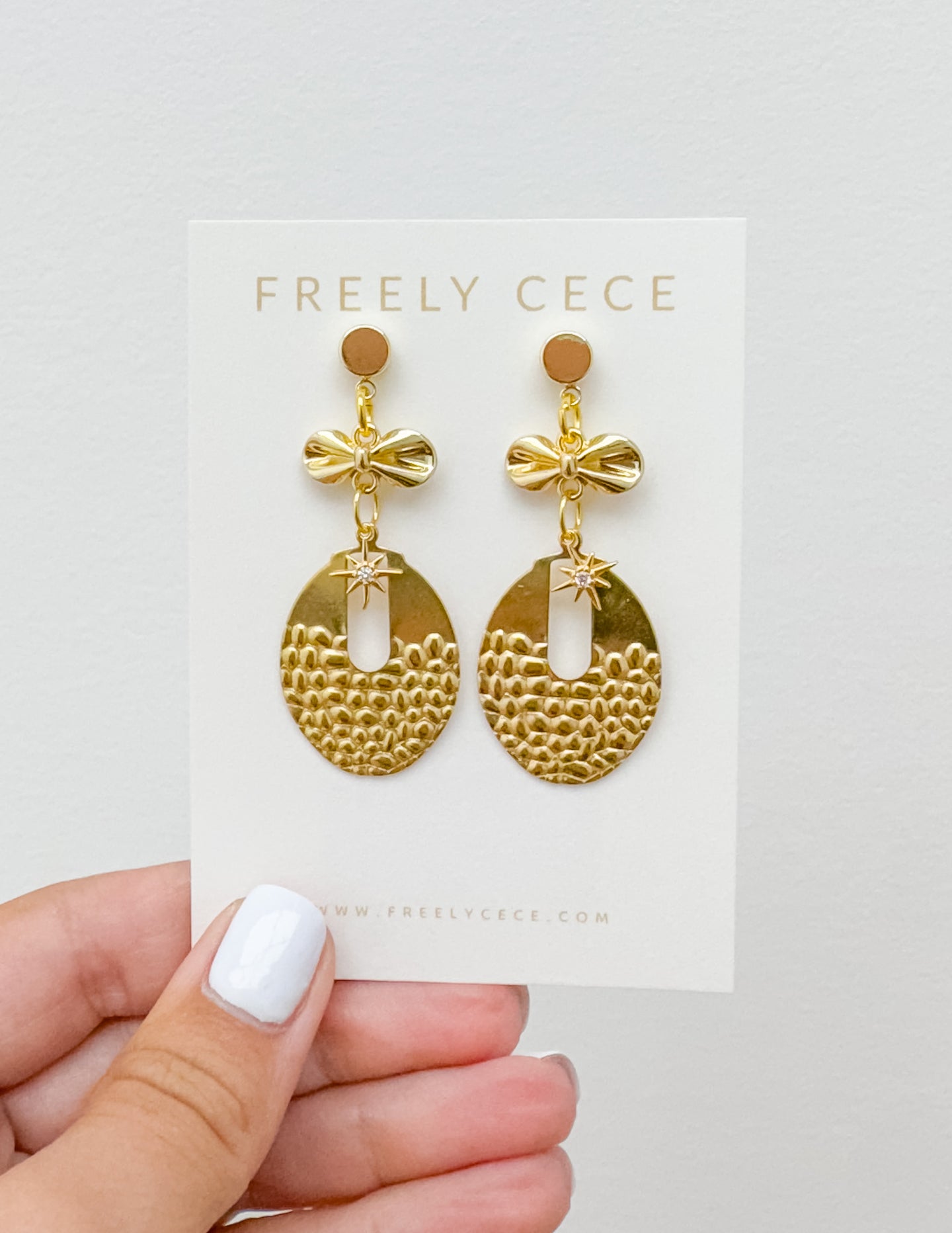 Everyday Mini Bow with a Star Earrings