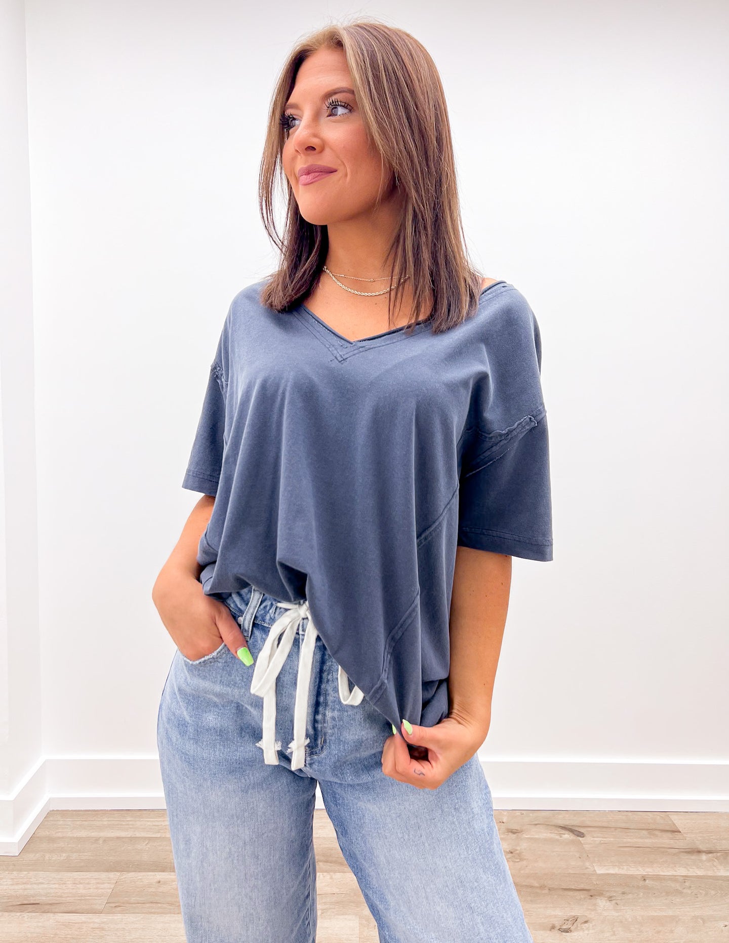 Never Looking Back V-Neck SS Knit Top in Navy