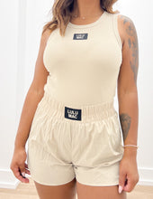 Load image into Gallery viewer, Lulu Mac DD Solid Sand Shorts