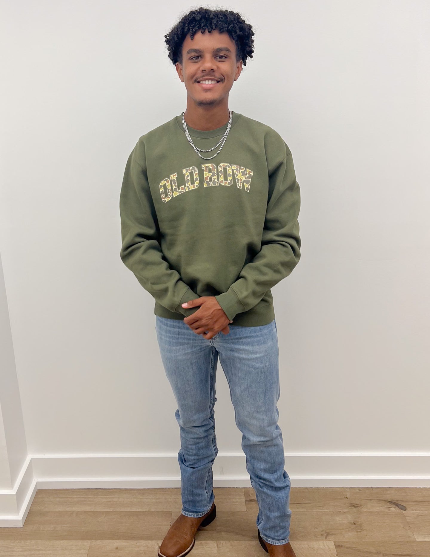 Old Row Camo Crewneck in Army Green