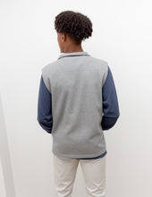 Load image into Gallery viewer, Vineyard Vines Mountain Sweater Fleece Vest in Ultimate Gray