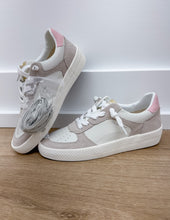 Load image into Gallery viewer, Vintage Havana Fast 7 Grey Suede with Pink
