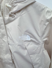 Load image into Gallery viewer, The North Face Women&#39;s Antora Rain Jacket in White Dune