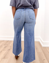 Load image into Gallery viewer, All I Gotta Say Scissor Cut Wide Leg Jeans