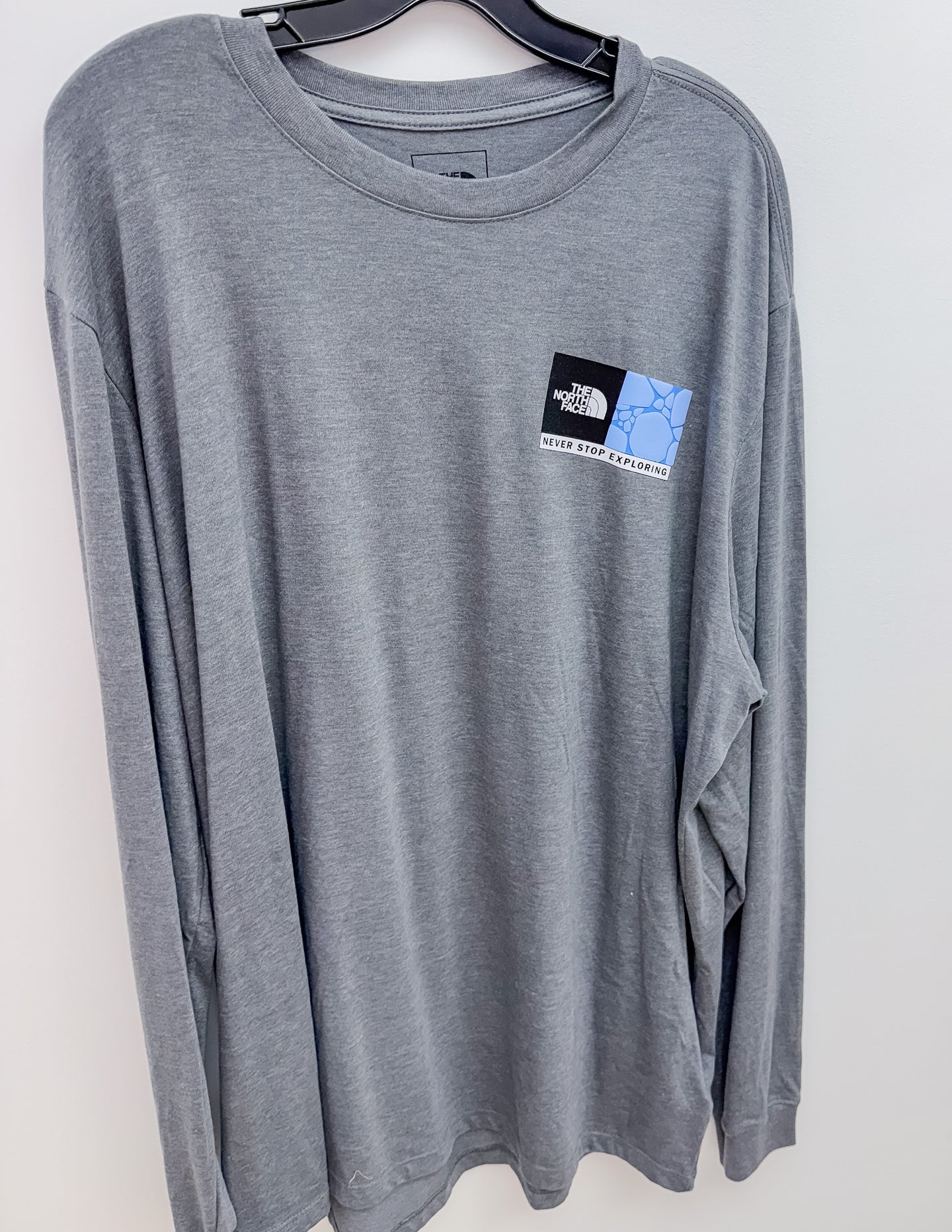 The North Face Men’s Suspended LS Tee in Medium Grey Heather