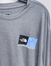 Load image into Gallery viewer, The North Face Men’s Suspended LS Tee in Medium Grey Heather