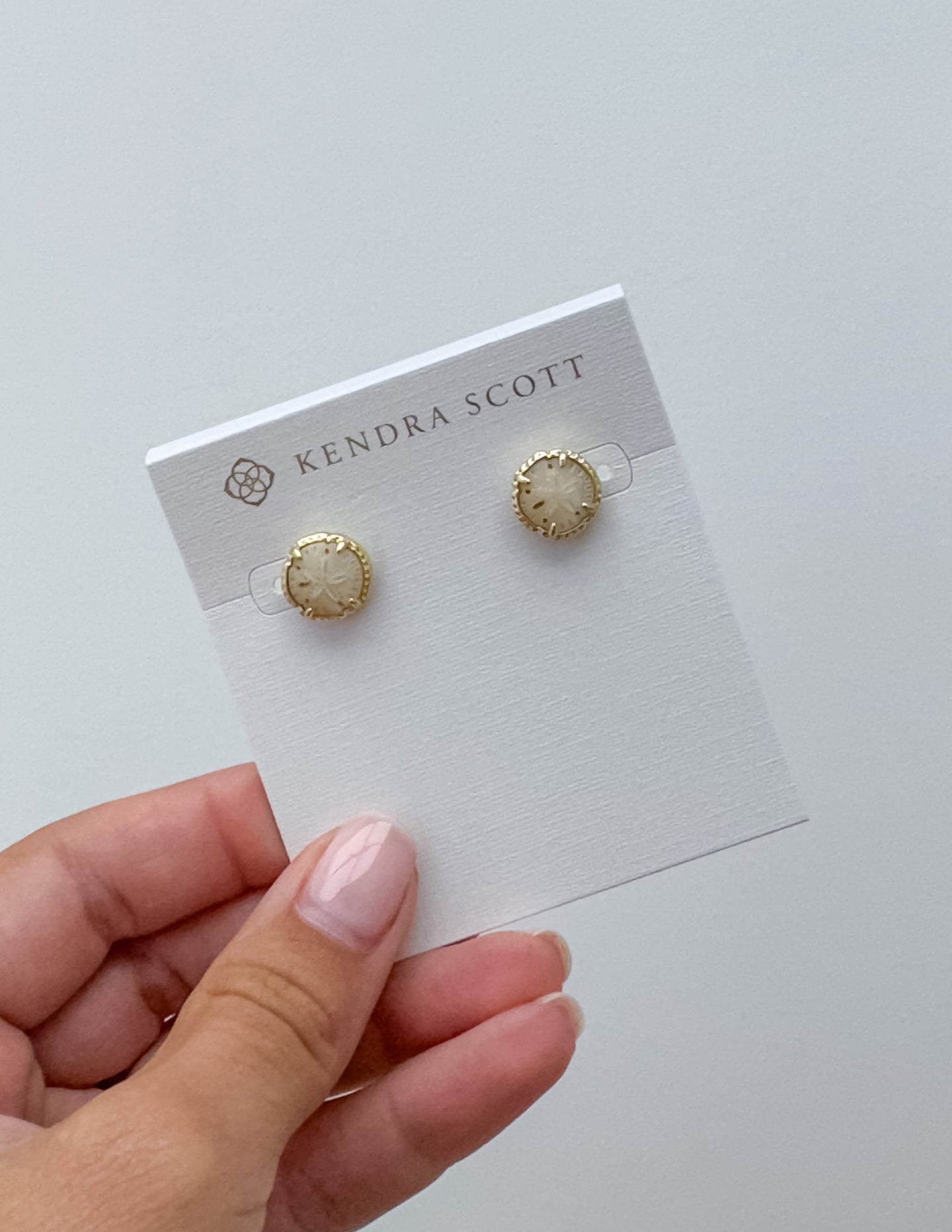 Kendra Scott Sand Dollar Gold Stud Earrings Natural MOP
