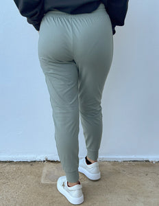 Dream On Fleece Inside Drawstring Jogger in Chinois Green