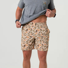 Load image into Gallery viewer, Burlebo 7&quot; Everyday Shorts in Venado Camo