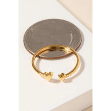 Load image into Gallery viewer, Delicate Double Heart Open Ring Gold