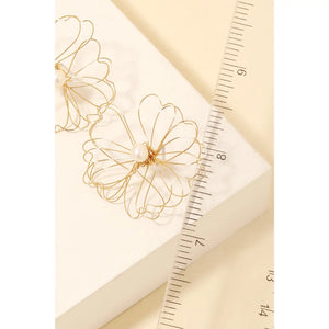 Thin Wire Frame Flower Stud Earrings