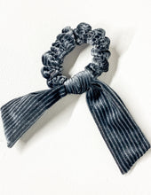 Load image into Gallery viewer, Easy Day Scrunchie